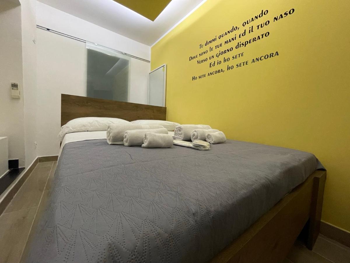 Yes I Know My Room - Mini Room Martiri 那不勒斯 外观 照片