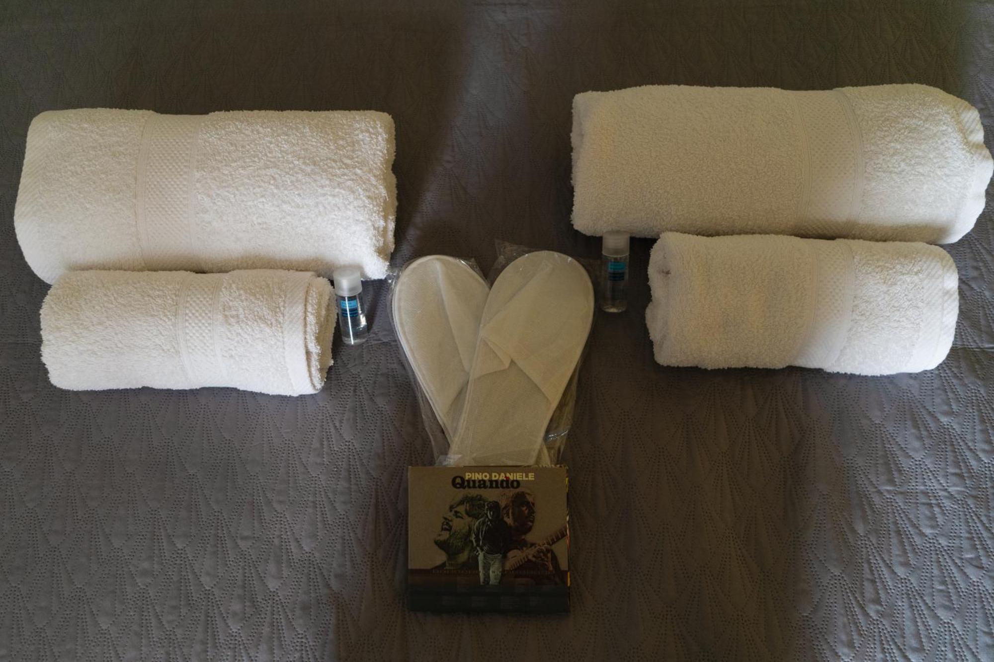Yes I Know My Room - Mini Room Martiri 那不勒斯 外观 照片
